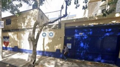 Una ambulancia llegó a la escuela para revisar al menor