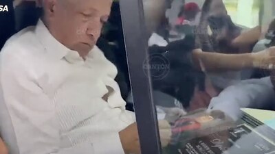 El tabasqueño recibió agradecimientos por una beca que otorgó en Tabasco