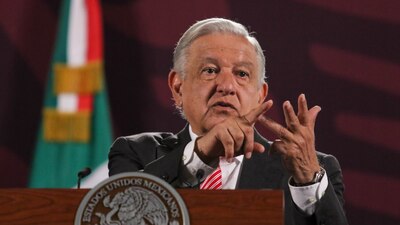 Señaló que quienes deberían meditar su actuar y voto, son los diputados de oposición, para que no los manipulen