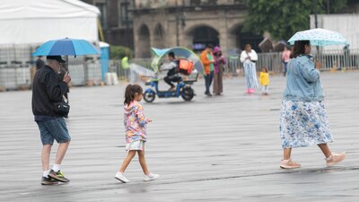 Si piensas salir por la tarde este sábado, te recomendamos portar un paraguas