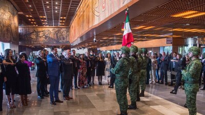 La Sedena justificará la presencia de armas en la Cámara de Diputados, según AMLO