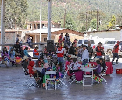 Familias indígenas desplazadas.