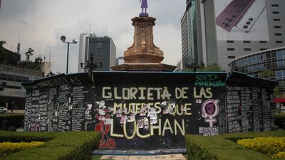 Las activistas se han mostrado en contra de la reubicación de este monumento