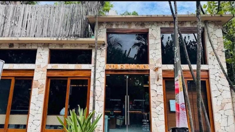 En medio de una crisis turística, reportan cierre de Starbucks en Tulum