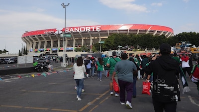 CIUDAD DE MÉXICO, 28MARZO2026.-Aficionados comienzan a llegar al Estadio Banorte para su inauguración con el partido entre las selecciones de México vs Portugal. FOTO: EDGAR NEGRETE LIRA/CUARTOSCURO.COM