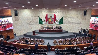 La sesión en el Congreso local arrancó a las 5 de la mañana y duró unos minutos