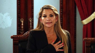 La senadora se declaró presidenta interina de Bolivia con el fin de “pacificar el país”