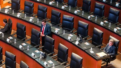 Los senadores dejaron varios temas pendientes y aún así se irán de puente