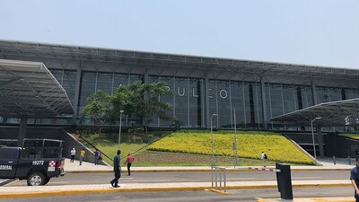 El aeropuerto fue cerrado para trabajos de mantenimientos tras el paso de 'Otis'
