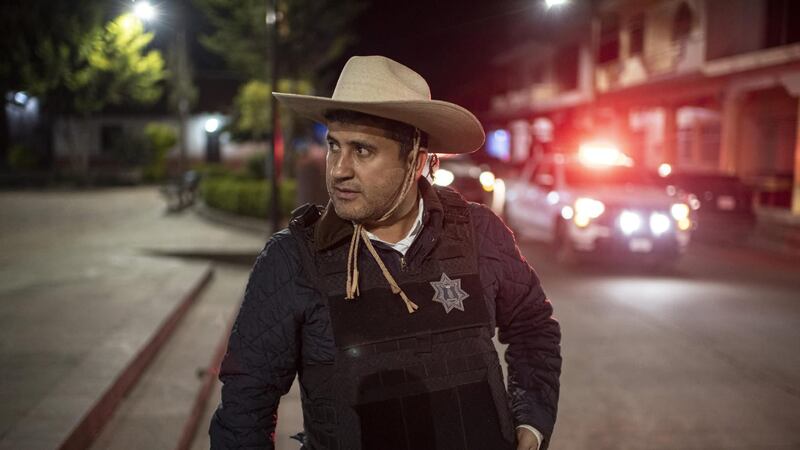 Alcalde de Uruapan denuncia supuesto campo de adiestramiento; hay sudamericanos, dice