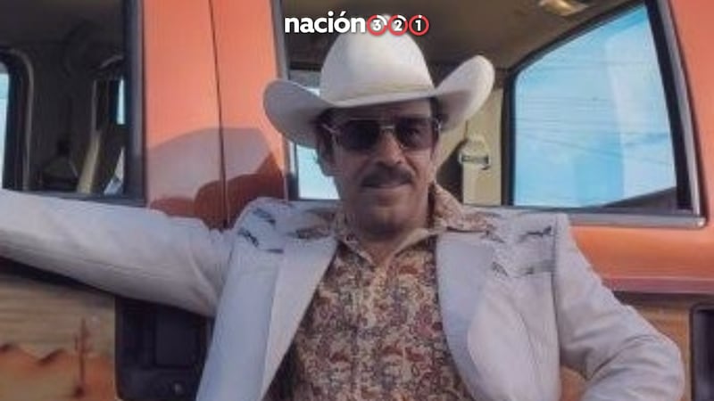 Captan a secretario de Seguridad paseando a una mujer en su patrulla; hecho le cuesta el cargo