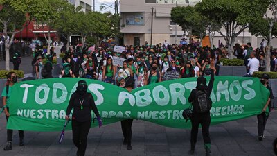 Es reformar el código penal para que deje de ser un delito