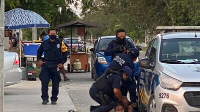 Victoria, mujer salvadoreña, fue sometida indebidamente por policías de Tulum