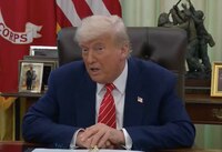 Trump, con vía libre para retirar estatus legal a más de medio millón de migrantes