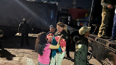 Al intrior viajaban 120 menores de edad
