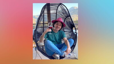 El youtuber fue criticado tras una foto con su novia