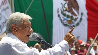 El dirigente de Morena es percibido como un político muy confrontativo, según Bloomberg