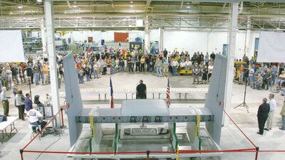 Triumph, una de las empresas manufactureras que cerrarán sus plantas en EU