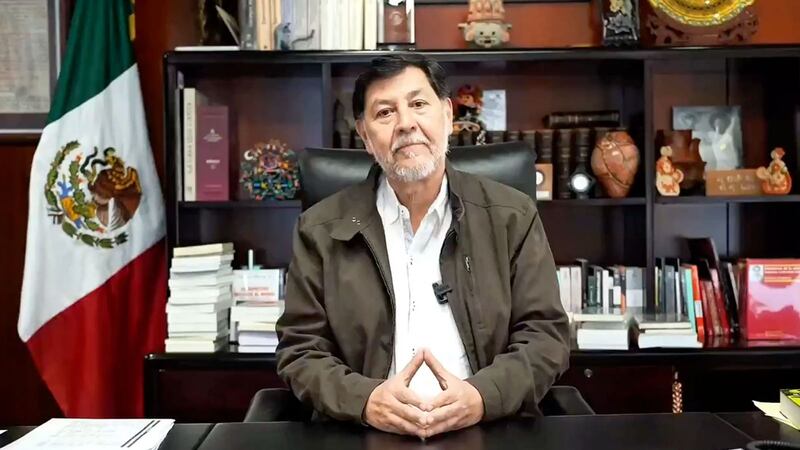 Noroña admite que voló a Francia en clase premium: “la diferencia la pagué de mi bolsa”