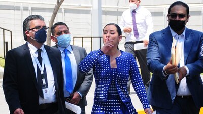 Hasta hace unas horas, era la alcaldesa de Cuauhtémoc. Está acusada de robo y lesiones