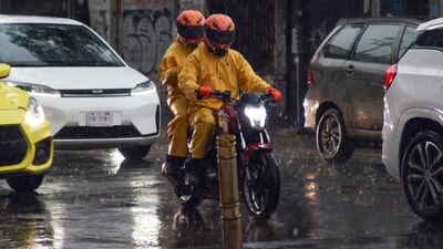 CIUDAD DE MÉXICO, 22JUNIO2026.- Una fuerte lluvia acompañada de granizo se registró la tarde de este lunes en distintos puntos de la capital. Las precipitaciones provocaron afectaciones a la movilidad y complicaciones viales.