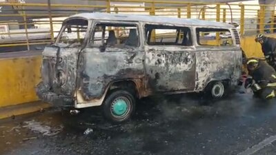 En el vehículo, con placas del Estado de México, viajaban tres personas