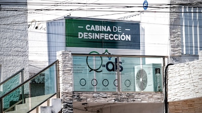 El laboratorio 'patito' realizó pruebas COVID a jóvenes argentinos