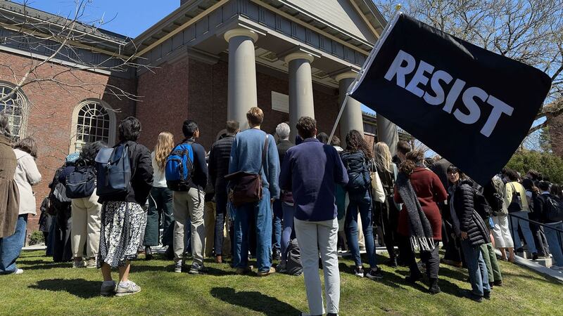 Harvard se defiende de Trump en la Corte para evitar congelamiento de más de 2 mmdd