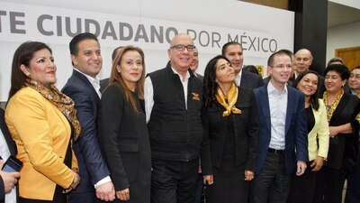 Integrantes del PAN, PRD y Movimiento Ciudadano durante la presentación del Frente que busca Los Pinos en 2018