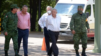 En 2020, el presidente causó polémica al saludar a la madre de 'El Chapo' Guzmán.