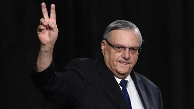 Arpaio fue electo alguacil por primera vez en 1992 y reelegido sistemáticamente cada cuatro años