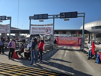 ¿Por qué hay tráfico? Maestros de la CNTE toman casetas de la autopista México–Cuernavaca