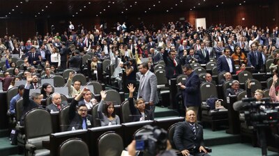 Los legisladores federales querían más dinero para trasladarse vía terrestre