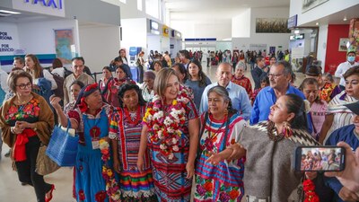 "Yo sí tengo los ovarios para deslindarme de Fox"