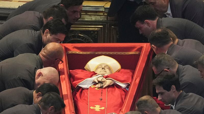 FOTOS: Así dan el último adiós al Papa Francisco en la Basílica de San Pedro