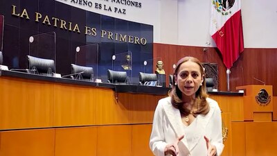 Dijo estar a favor de la defensa de las libertades y a la democracia "que hemos construido con tantas dificultades"