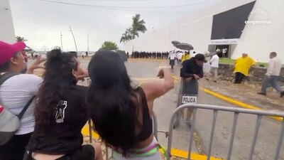 Los manifestantes se pronunciaron afuera del palacio legislativo de Chetumal