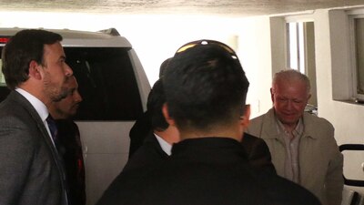 El exgobernador De Tabasco durante su salida de la Torre Médica del penal de Tepepan