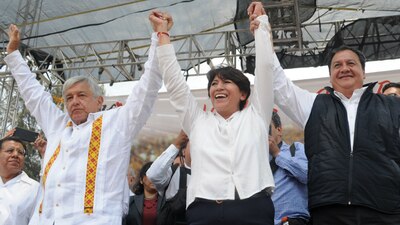López Obrador junto a la candidata de Morena, Delfina Gómez, y el petista Óscar González