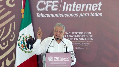 El presidente anunció un programa para que la CFE dote de internet a la población