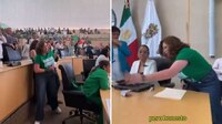 Diputada arroja billetes a su compañera por cambiar su voto sobre el aborto en Guanajuato