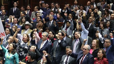 Los casos de Atenco y Ayotzinapa fueron recordados al inicio de esta legislatura