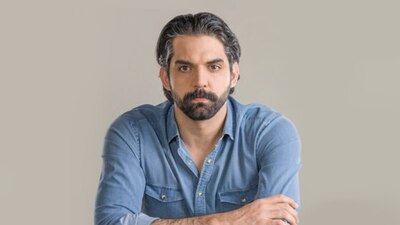 El morenista explotó tras darse a conocer que la nueva agregada cultural en España es Brenda Lozano