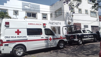 Quiso practicarse una liposucción sin ayuda