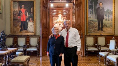 Dijo que es la mejor escritora, la más inteligente y la más cercana a la gente