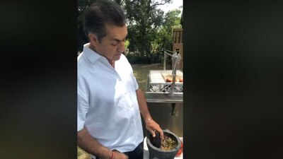 En una transmisión en vivo, el candidato aprovechó para invitar a sus seguidores a su casa