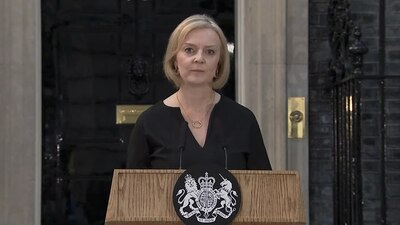 La ministra afirmó que juró lealtad a la Monarquía bajo el nuevo Rey