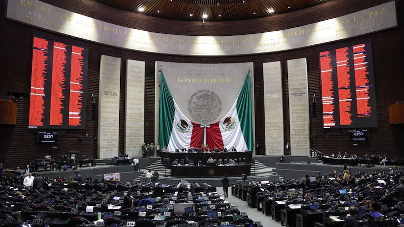 Diputados avalan, en lo general y particular, la ‘Ley Antimemes’ impulsada por Sheinbaum