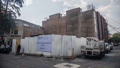 El edificio que se encontraba en esa zona fue demolido debido a que tenía daños en su estructura