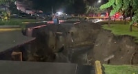 VIDEO: Así luce el profundo socavón de al menos 30 metros de largo en Tonalá, Jalisco